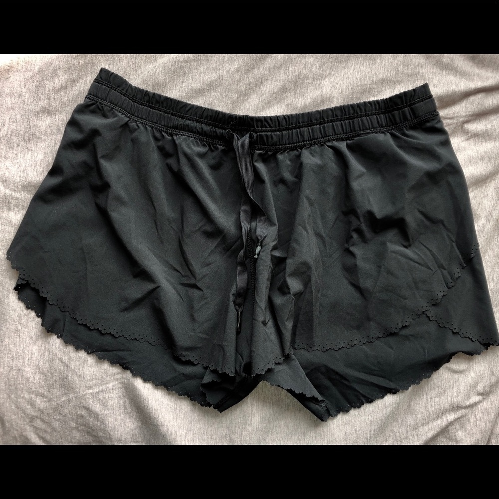 Lululemon Scalloped shorts